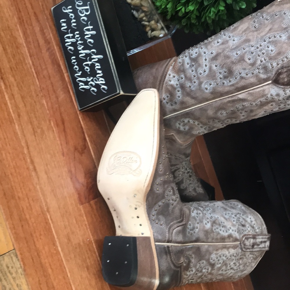 Beautiful New cowgirl leather boots with tags ! - Picture 4 of 4